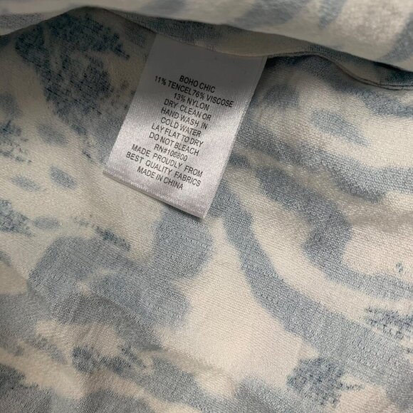 Boho Chic XS Blue & White Patterned Short Sleeve Top Button Back Boxy - Picture 3 of 7